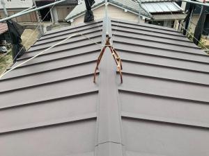 松戸市　外壁カバー工事　雨漏りが不安な瓦棒屋根も下地から新しく見違える屋根に